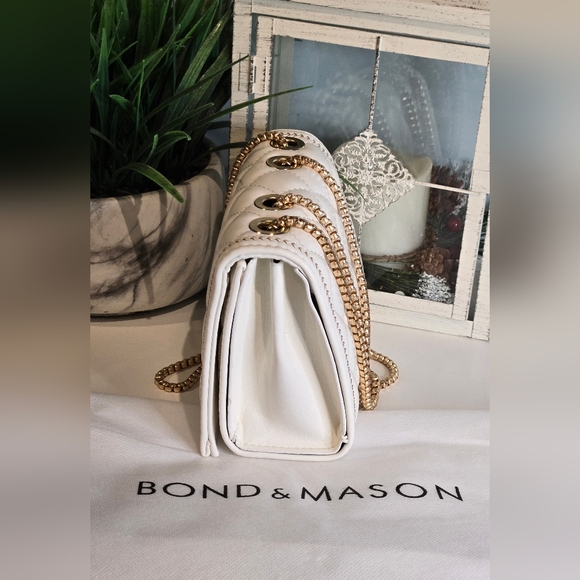 Bond & Mason "The Sasha" White Quilted Crossbody Bag - Picture 4 of 11